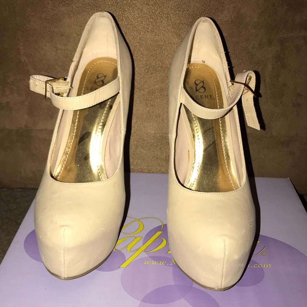 High heels with gold chains